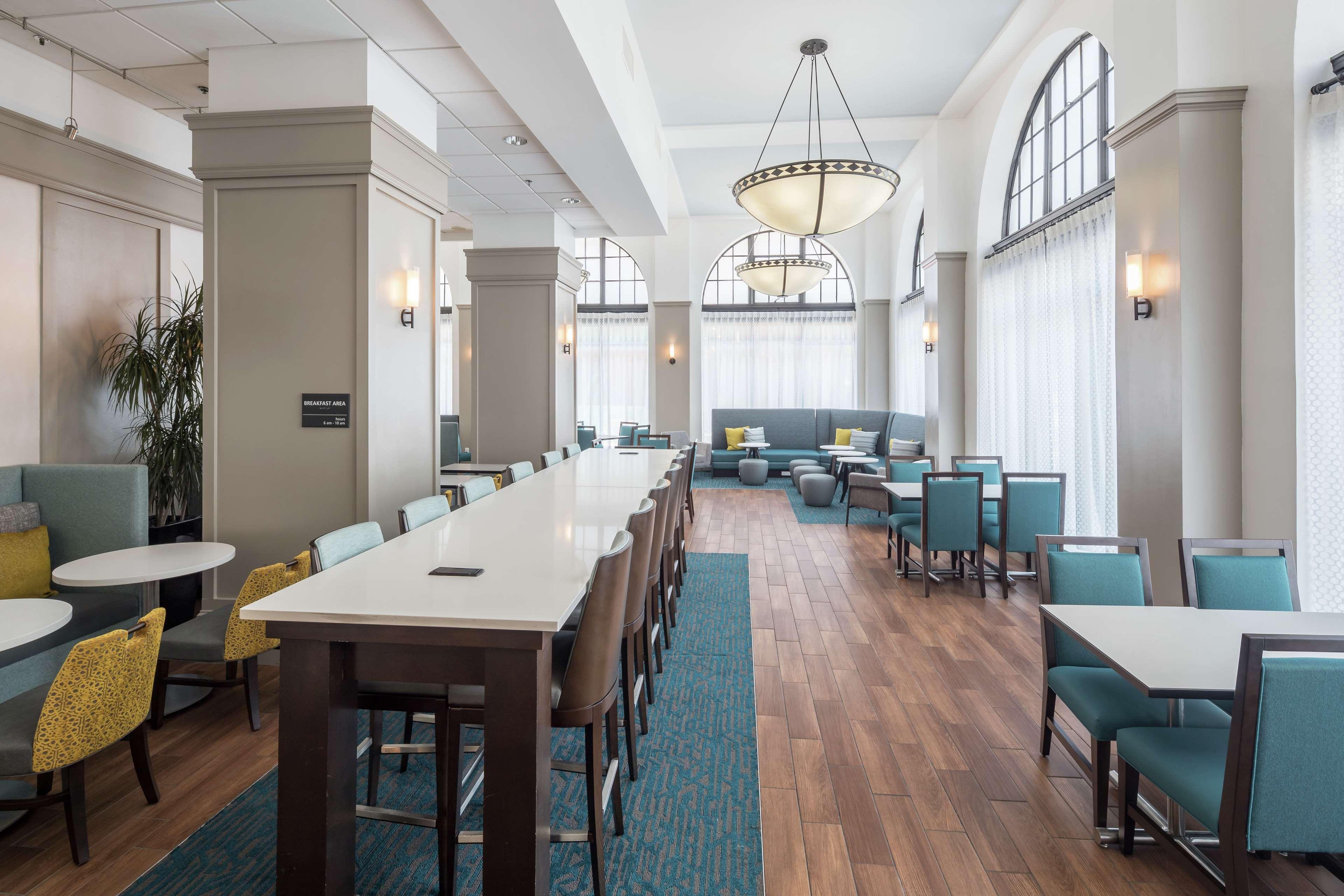 Hampton Inn & Suites Atlanta-Downtown Экстерьер фото