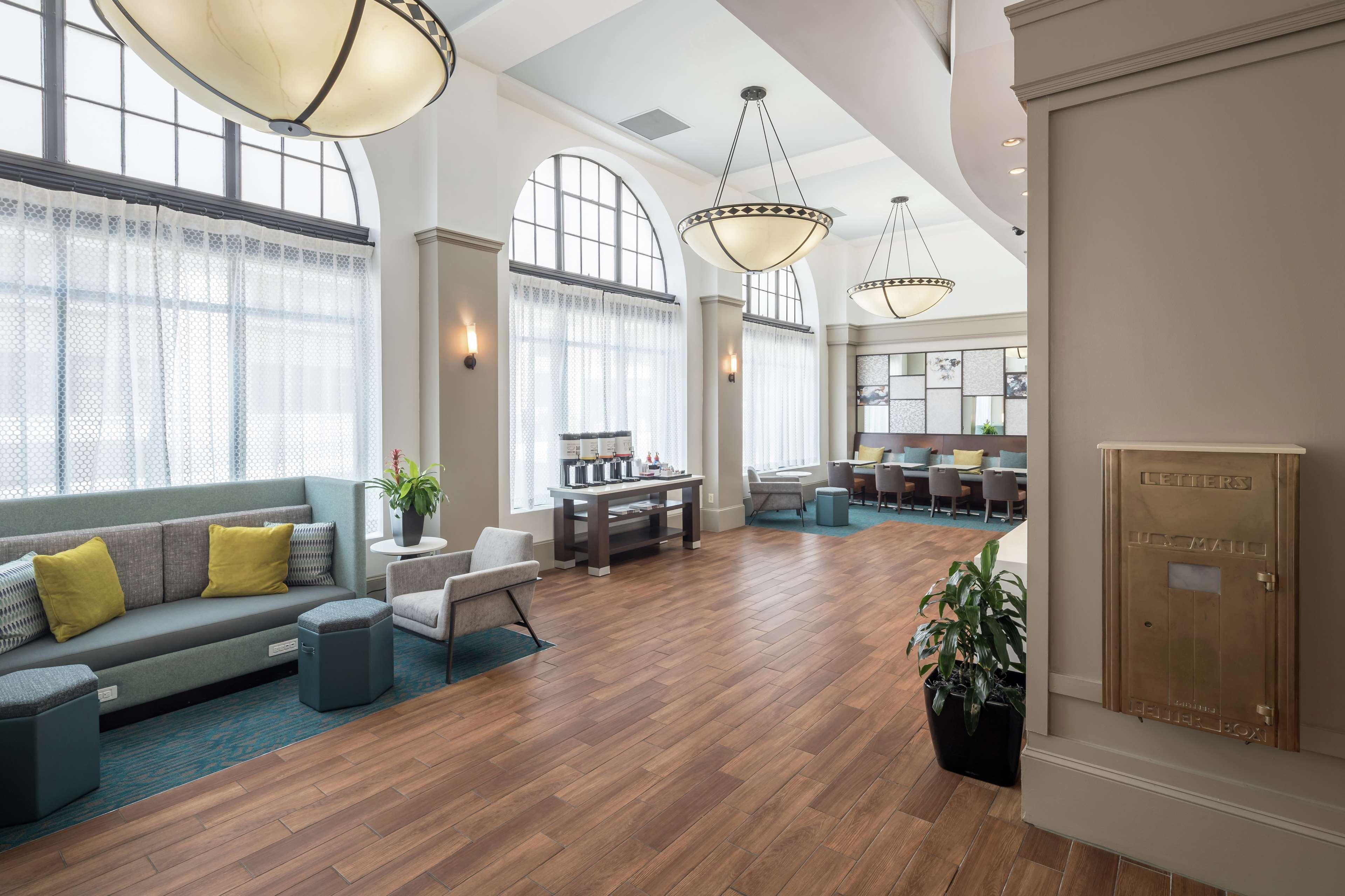 Hampton Inn & Suites Atlanta-Downtown Экстерьер фото