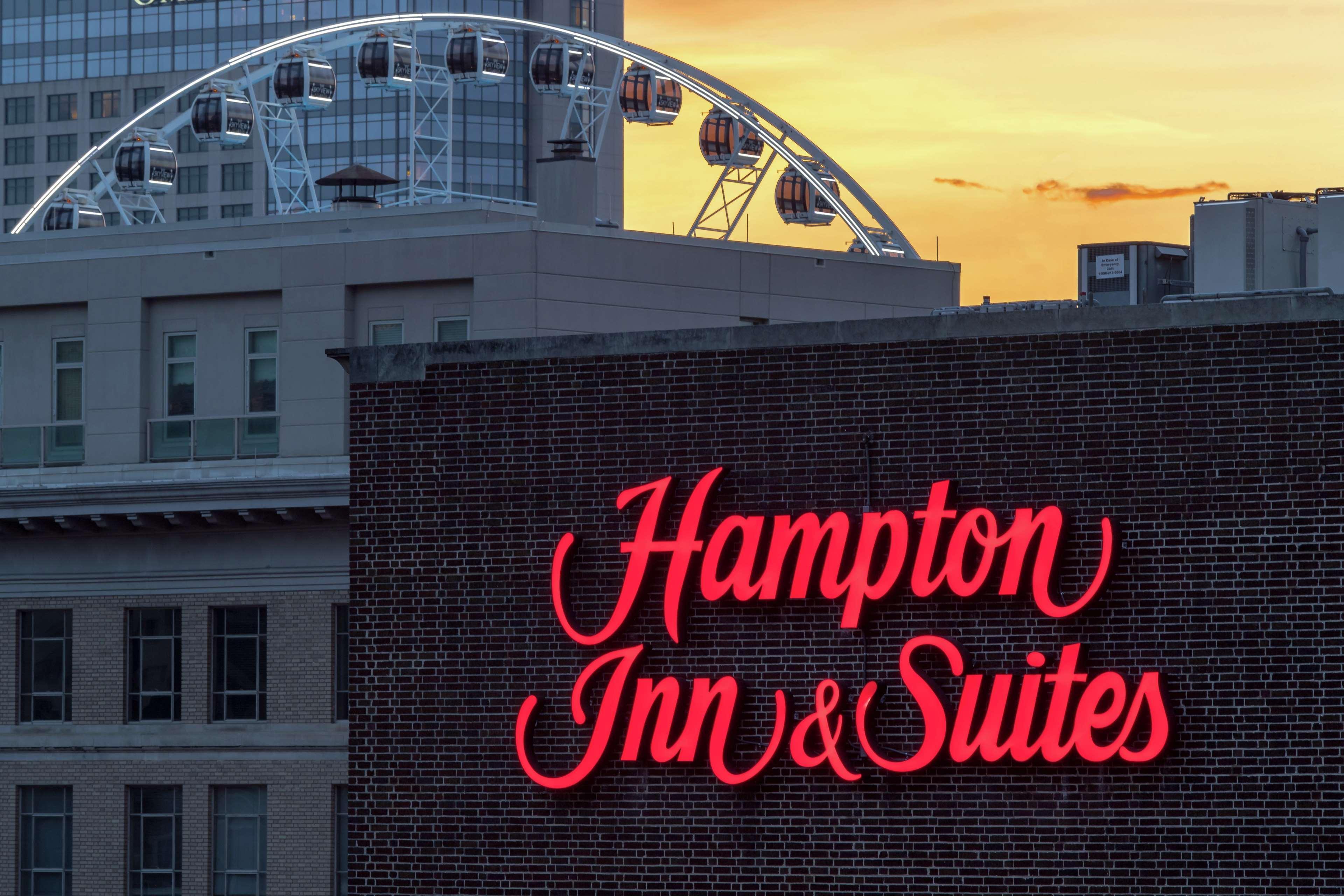 Hampton Inn & Suites Atlanta-Downtown Экстерьер фото