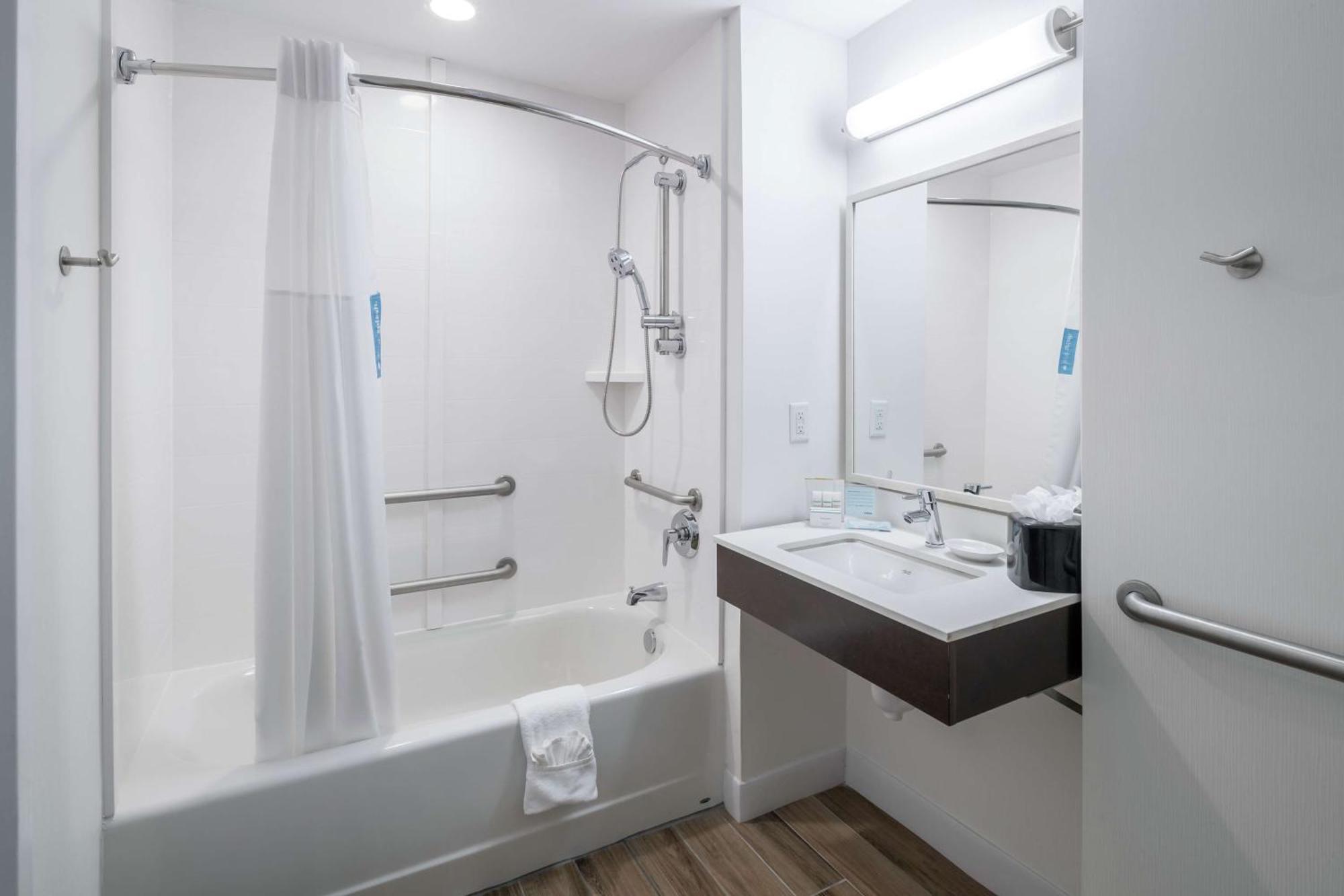 Hampton Inn & Suites Atlanta-Downtown Экстерьер фото