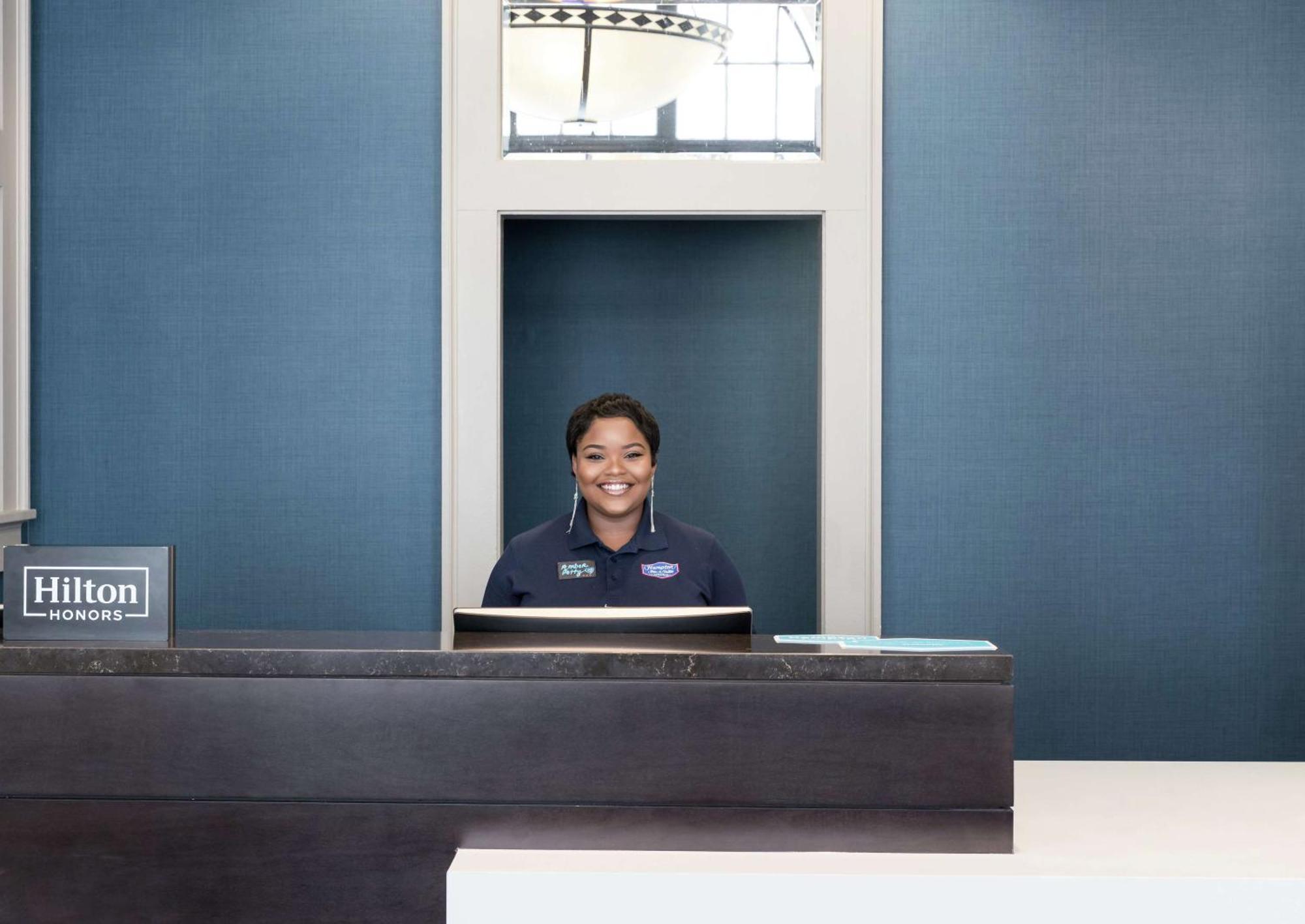 Hampton Inn & Suites Atlanta-Downtown Экстерьер фото